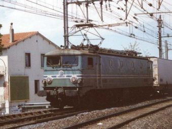 CC 7002 à Perpignan mai 2000. (Photo Guillaume Pourageaux)