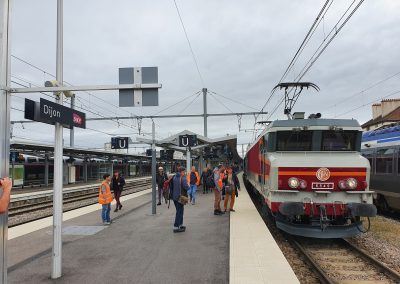 Arret à Dijon Ville pour le train APMFS tracté par la CC 6549 le 15 octobre 2022