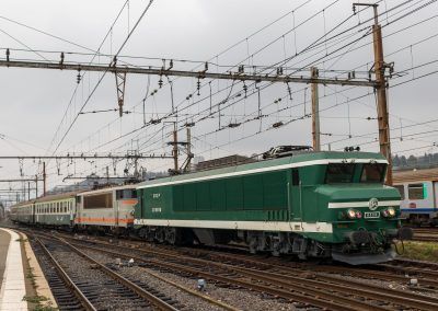 Arrivée du train APMFS à Chambéry avec la CC 6549 et la BB 25188. Cette dernière sera ensuite garée sous rotonde en prévision du train pour Modane du 17 décembre 2022.