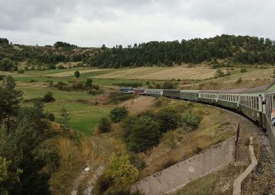 Le train du Train à Vapeur d'Auvergne accompagné de nos voitures UIC et USI continue son périple à travers la Lozère.