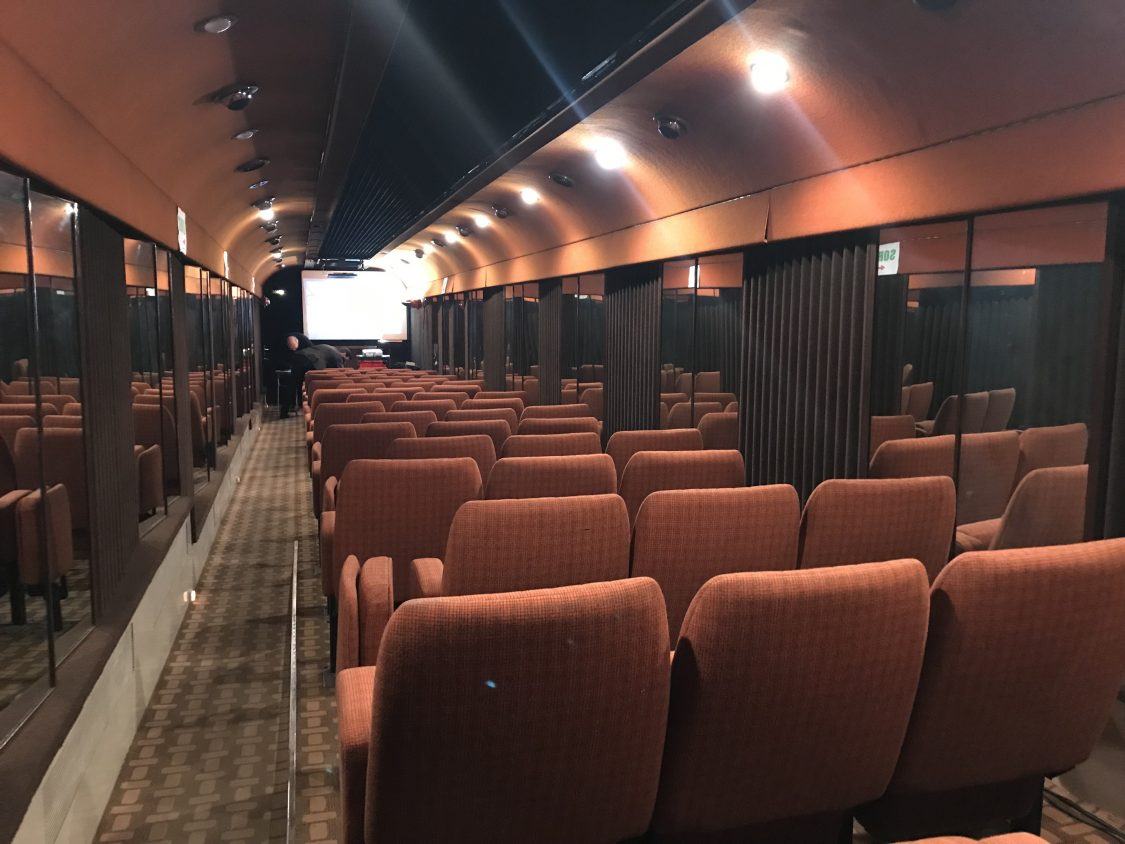 Intérieur de la voiture cinéma SCC 66 le 30-10-2021 (photo JP. Bonato).