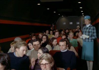 Intérieur de la voiture cinéma Su 204 en état d'origine.