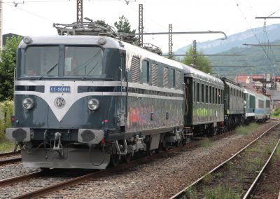 La CC 20001 en véhicule sur la marche 788577 à Aix les Bains avec la BB 36332 en tête (photo L. Mollard).