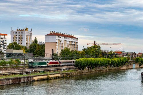 Les CC 6558 et CC 6549 et des voitures Corail en bord de Seine lors des navettes des JEP le 20/09/2025 (photo Timothe MD)