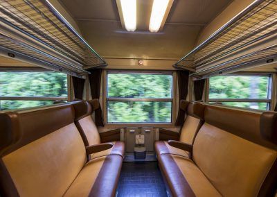 Intérieur d'une voiture UIC de 2ème classe (photo Lionel Mollard)