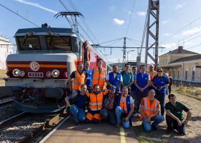 L'équipe APMFS devant la CC 6549 en gare des Laumes Alésia le 3/10/2026. Photo Lionel Mollard.