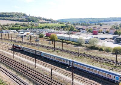 Vue aérienne du train APMFS garé au faisceau des Laumes Alésia. Photo Le Bien Public.